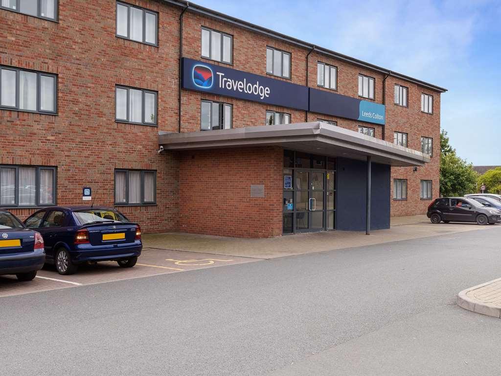 Travelodge Leeds Colton Гарфорт Екстер'єр фото