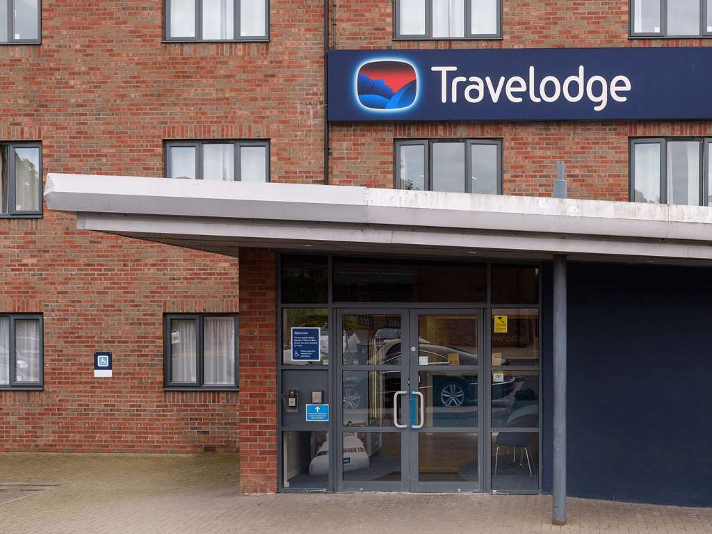 Travelodge Leeds Colton Гарфорт Екстер'єр фото